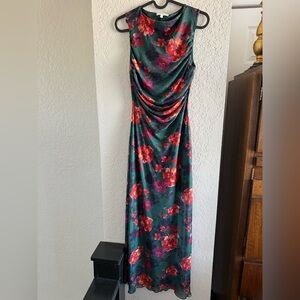 Persaya Dark Green Floral Maxi Dress